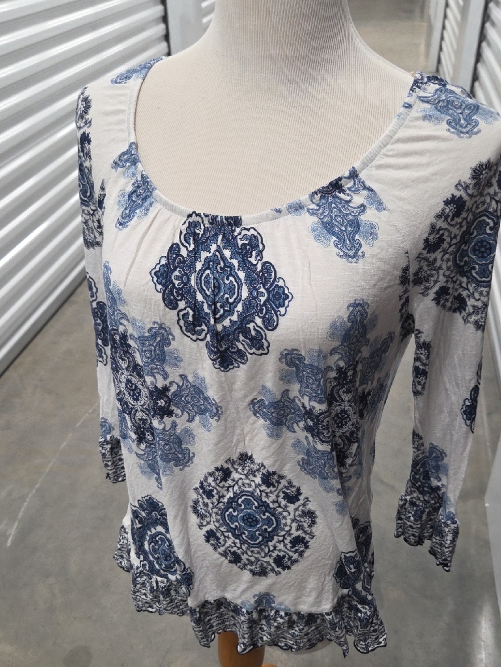 INC International Concepts White & Blue Printed Long Sleeve Scoop Neck Top